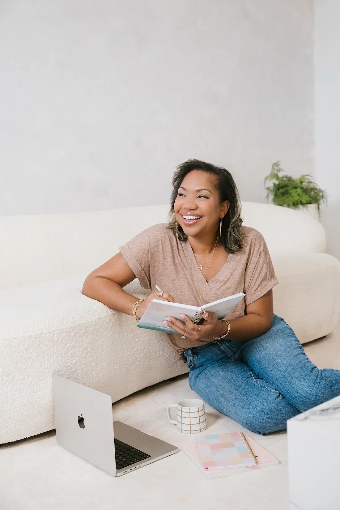 Brand photography marketing strategy designed to work in just five hours a week.